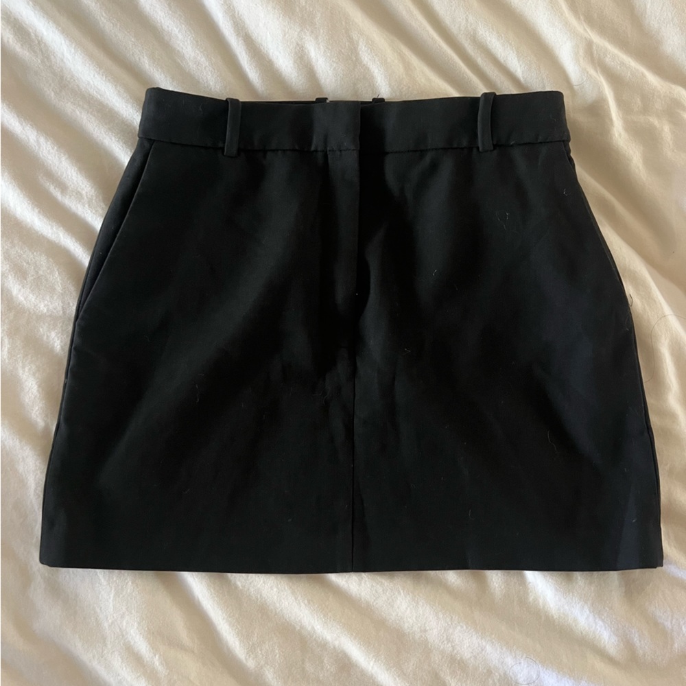 Aritizia Babaton Mini High Waisted Skirt